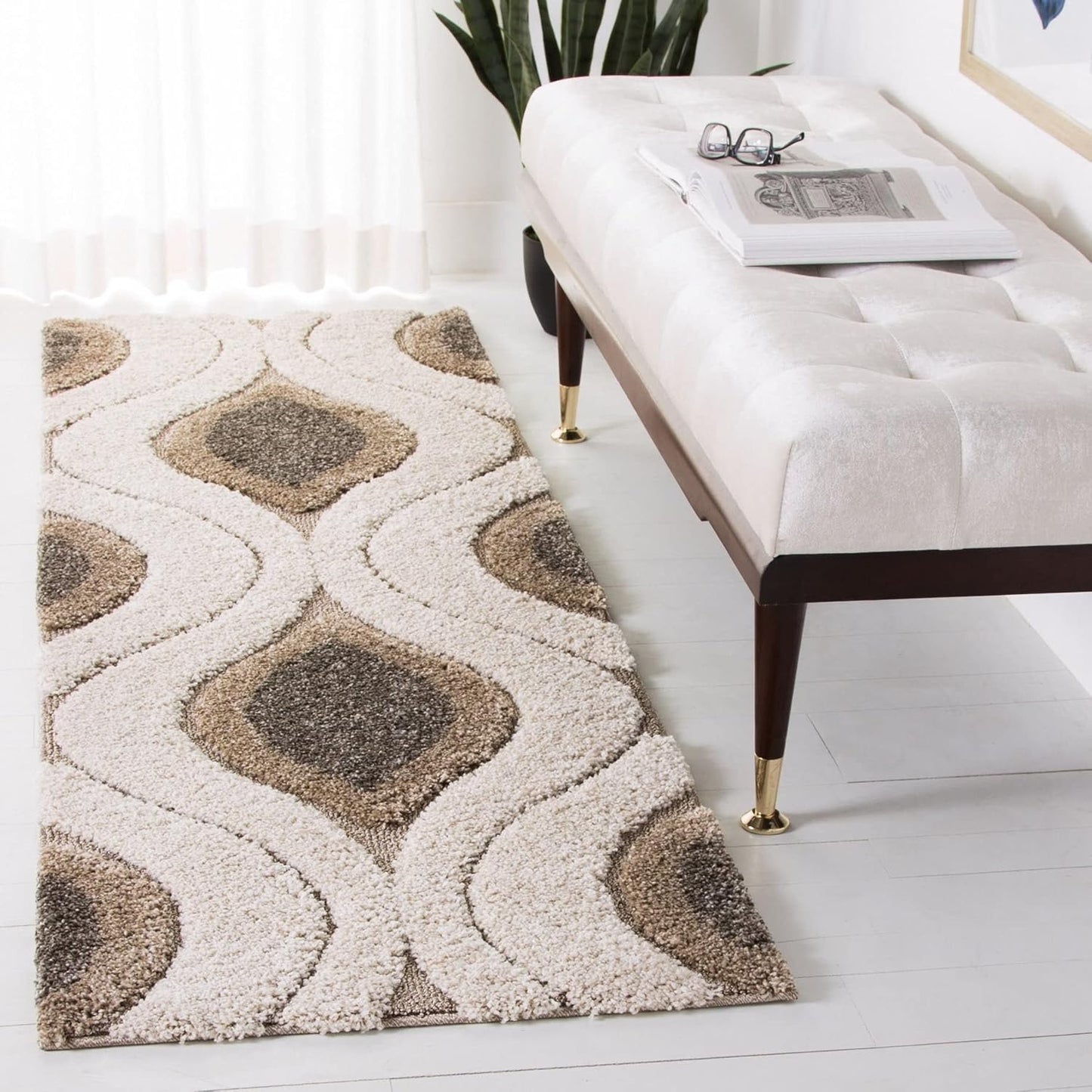 SAFAVIEH Florida Shag Collection Area Rug - 6'7" Round, Cream & Smoke, Modern Ogee Design, Non-Shedding & Easy Care, 1.2-inch Thick Ideal for High Traffic Areas in Living Room, Bedroom (SG461-1179)