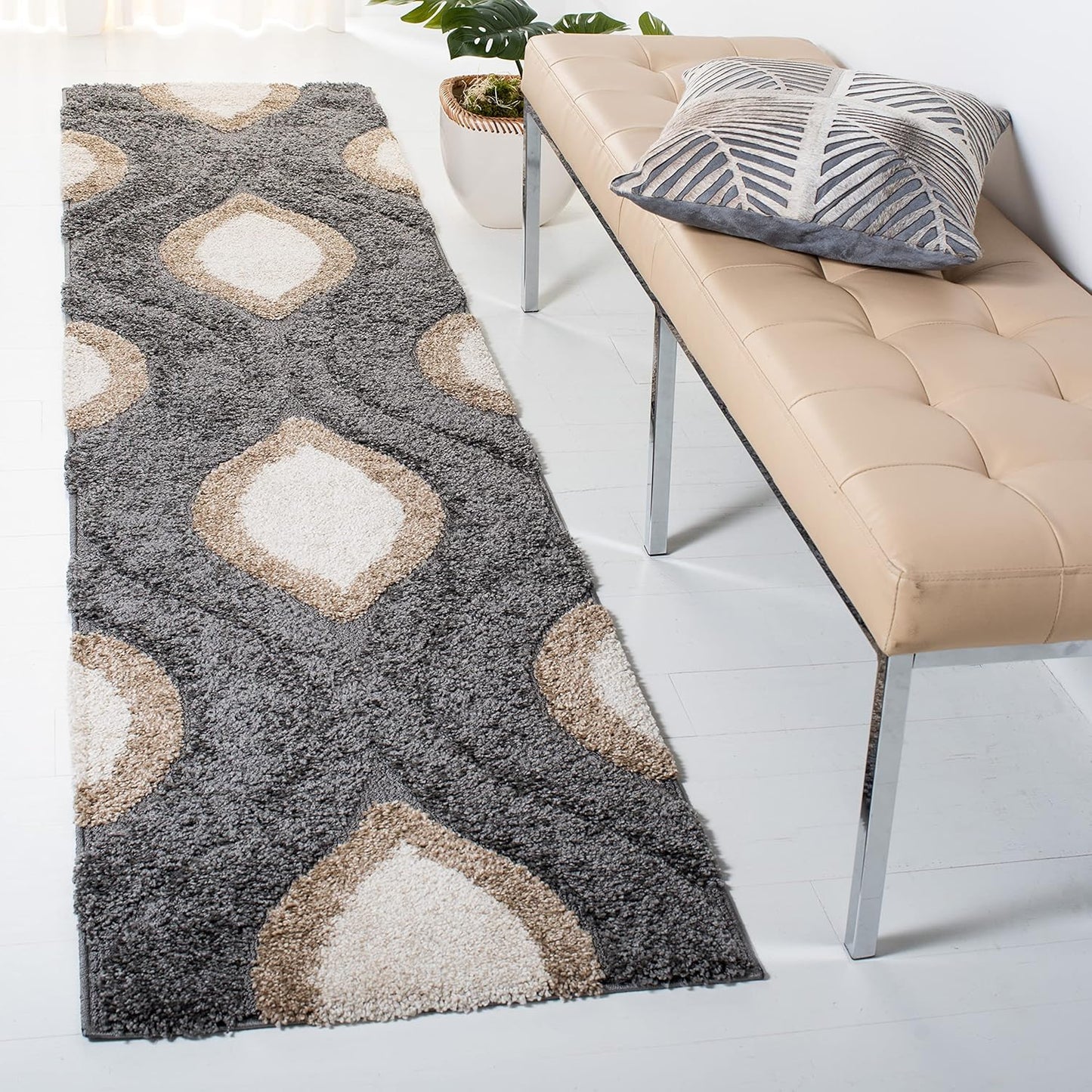 SAFAVIEH Florida Shag Collection Area Rug - 6'7" Round, Cream & Smoke, Modern Ogee Design, Non-Shedding & Easy Care, 1.2-inch Thick Ideal for High Traffic Areas in Living Room, Bedroom (SG461-1179)