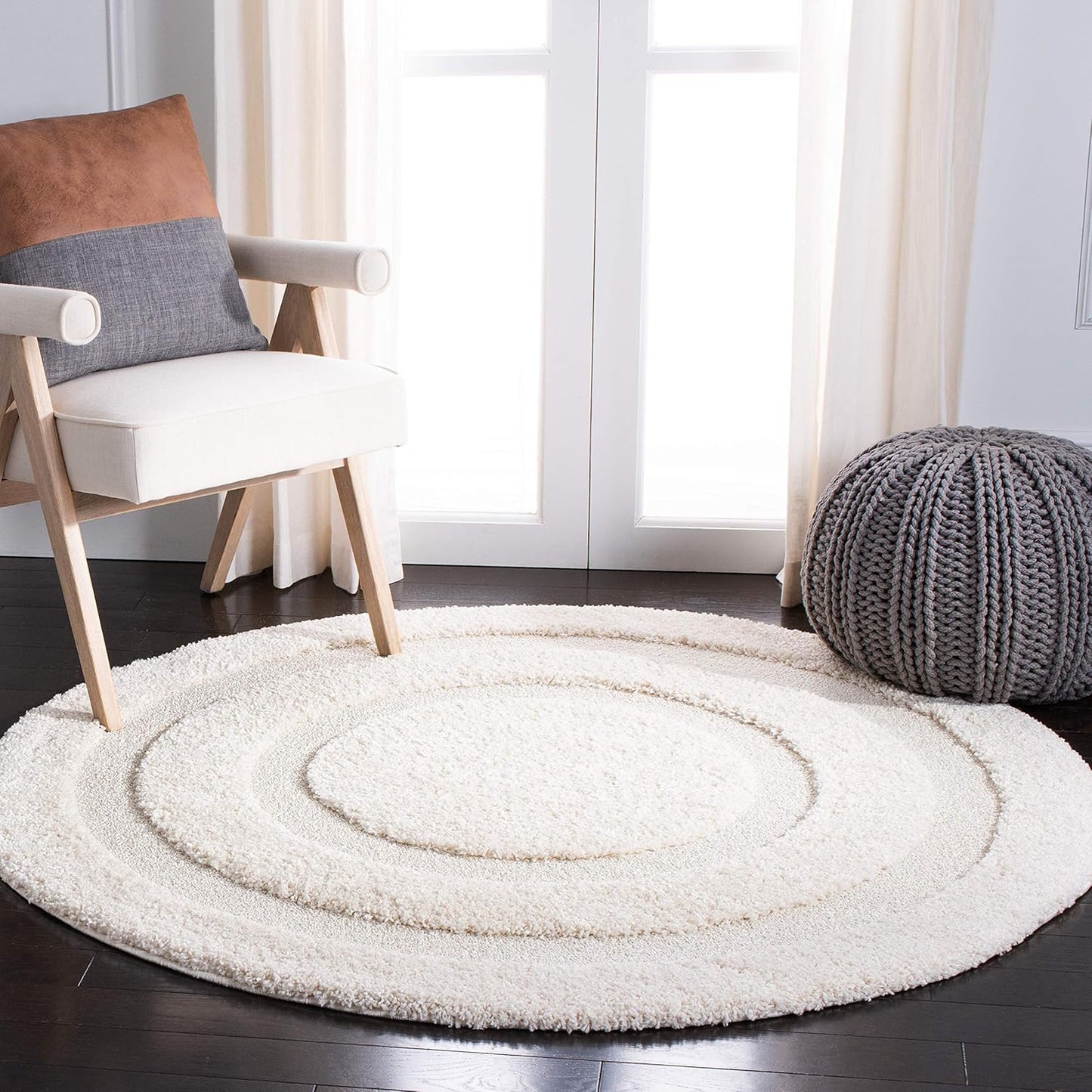 SAFAVIEH Florida Shag Collection Area Rug - 6'7" Round, Creme & Creme, Border Design, Non-Shedding & Easy Care, 1.2-inch Thick Ideal for High Traffic Areas in Living Room, Bedroom (SG454-1111)
