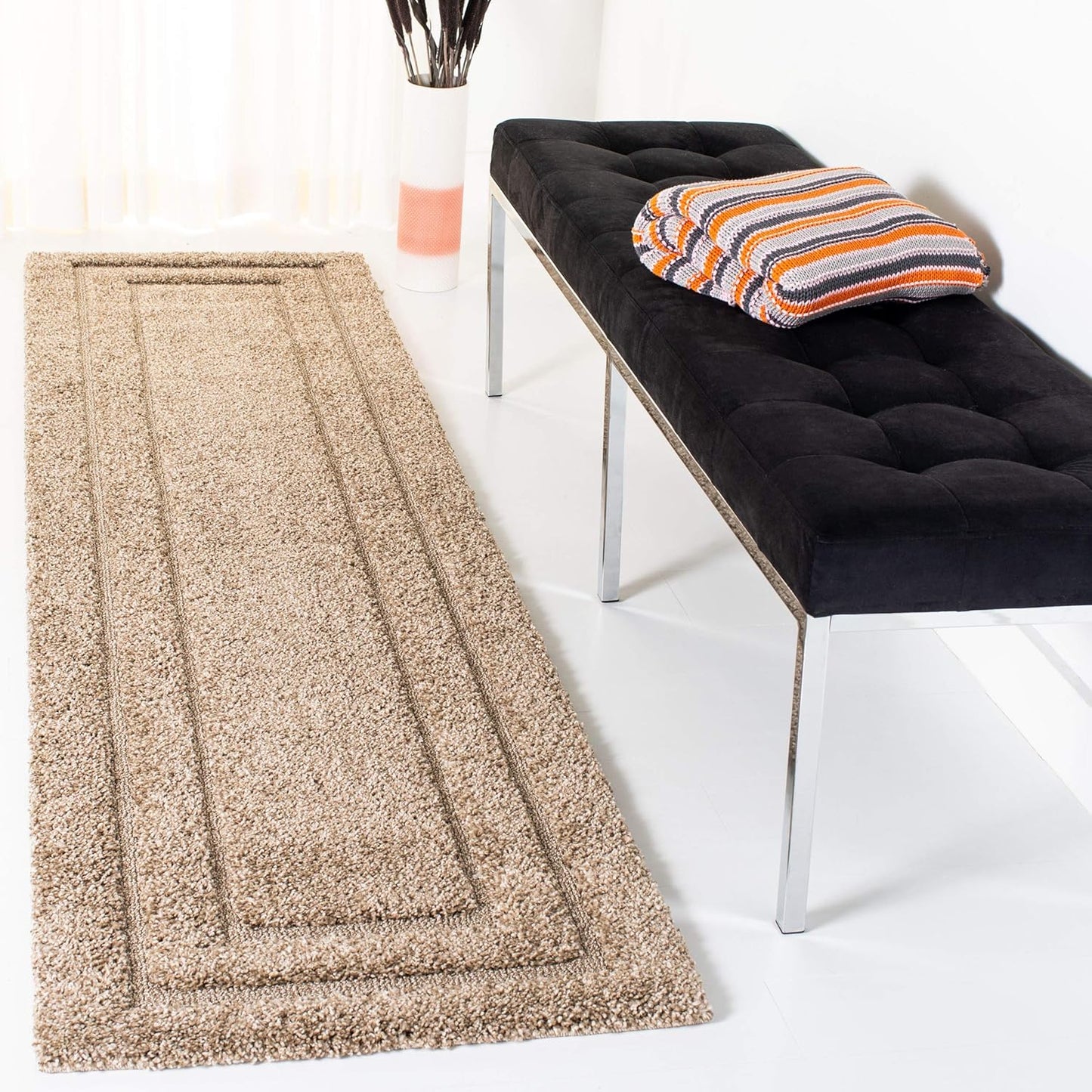SAFAVIEH Florida Shag Collection Area Rug - 6'7" Round, Creme & Creme, Border Design, Non-Shedding & Easy Care, 1.2-inch Thick Ideal for High Traffic Areas in Living Room, Bedroom (SG454-1111)
