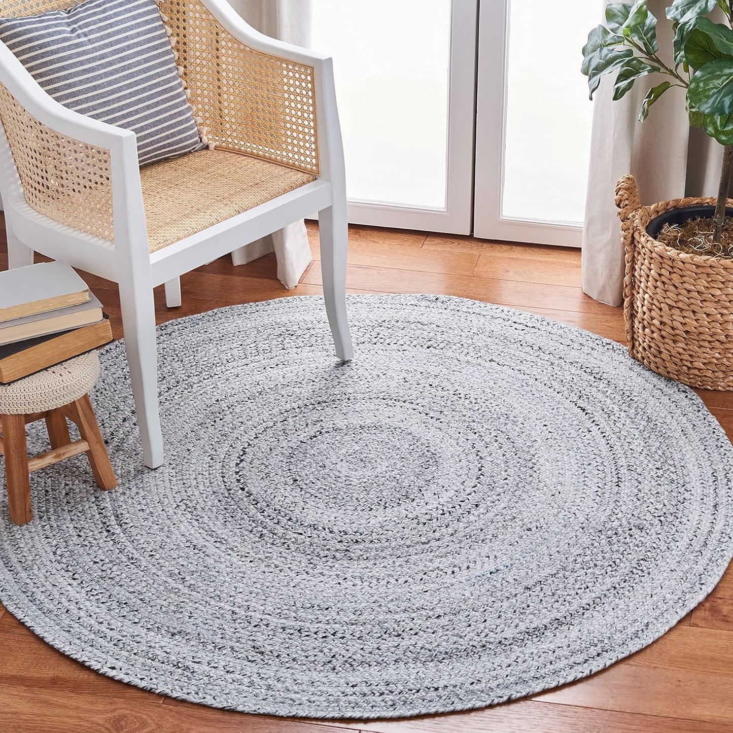 SAFAVIEH Braided Collection 8' Round Navy BRD851N Flatweave Country Cottage Reversible Entryway Foyer Living Room Bedroom Kitchen Area Rug