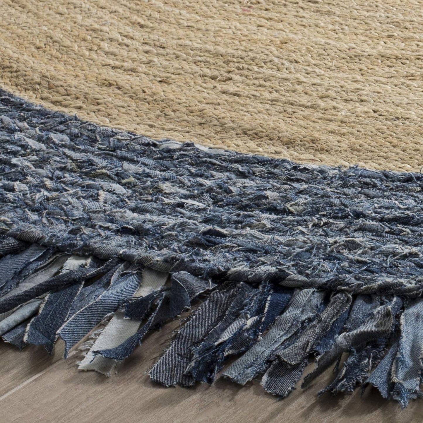 SAFAVIEH Cape Cod Collection Area Rug - 8' Round, Ivory & Denim, Handmade Boho Fringe Jute & Cotton, Ideal for High Traffic Areas in Living Room, Bedroom (CAP205D)