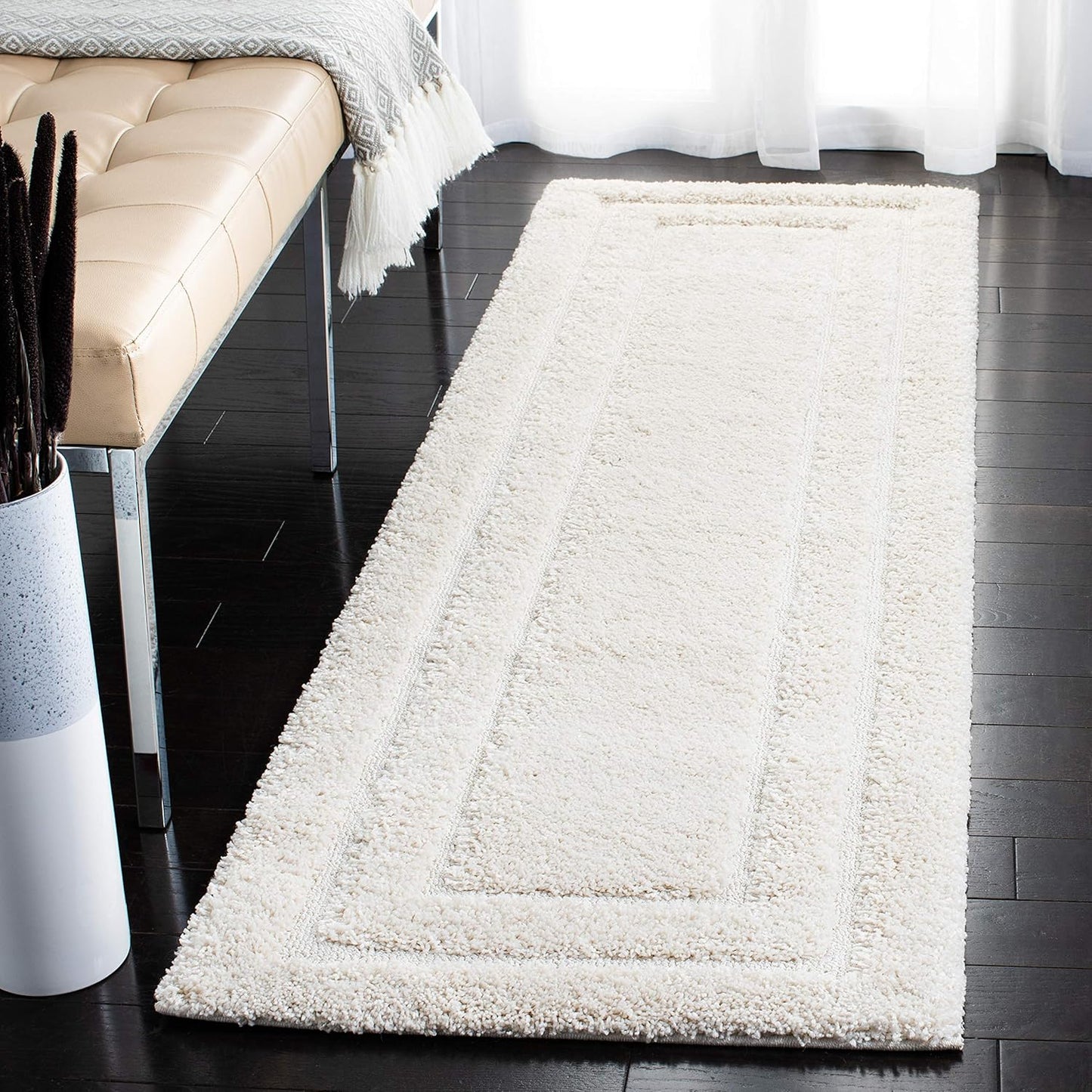 SAFAVIEH Florida Shag Collection Area Rug - 6'7" Round, Creme & Creme, Border Design, Non-Shedding & Easy Care, 1.2-inch Thick Ideal for High Traffic Areas in Living Room, Bedroom (SG454-1111)