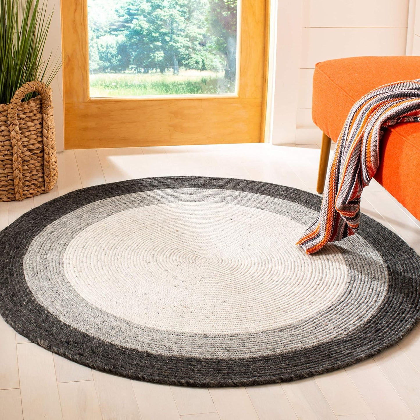SAFAVIEH Braided Collection 7' Round Beige/Ivory BRD903B Handmade Country Cottage Reversible Wool Entryway Foyer Living Room Bedroom Kitchen Area Rug