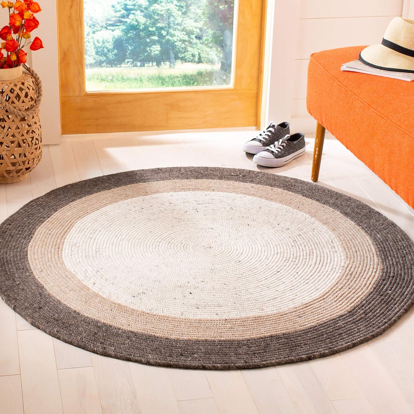 SAFAVIEH Braided Collection 7' Round Beige/Ivory BRD903B Handmade Country Cottage Reversible Wool Entryway Foyer Living Room Bedroom Kitchen Area Rug