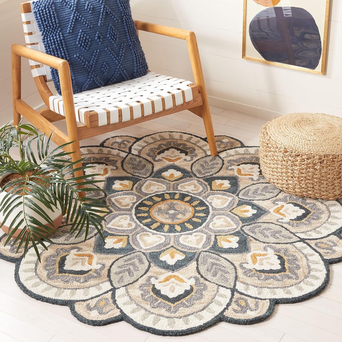 SAFAVIEH Novelty Collection Area Rug - 9' Round, Red & Taupe, Handmade Boho Floral Rustic Country Wool, Ideal for High Traffic Areas in Living Room, Bedroom (NOV604Q)