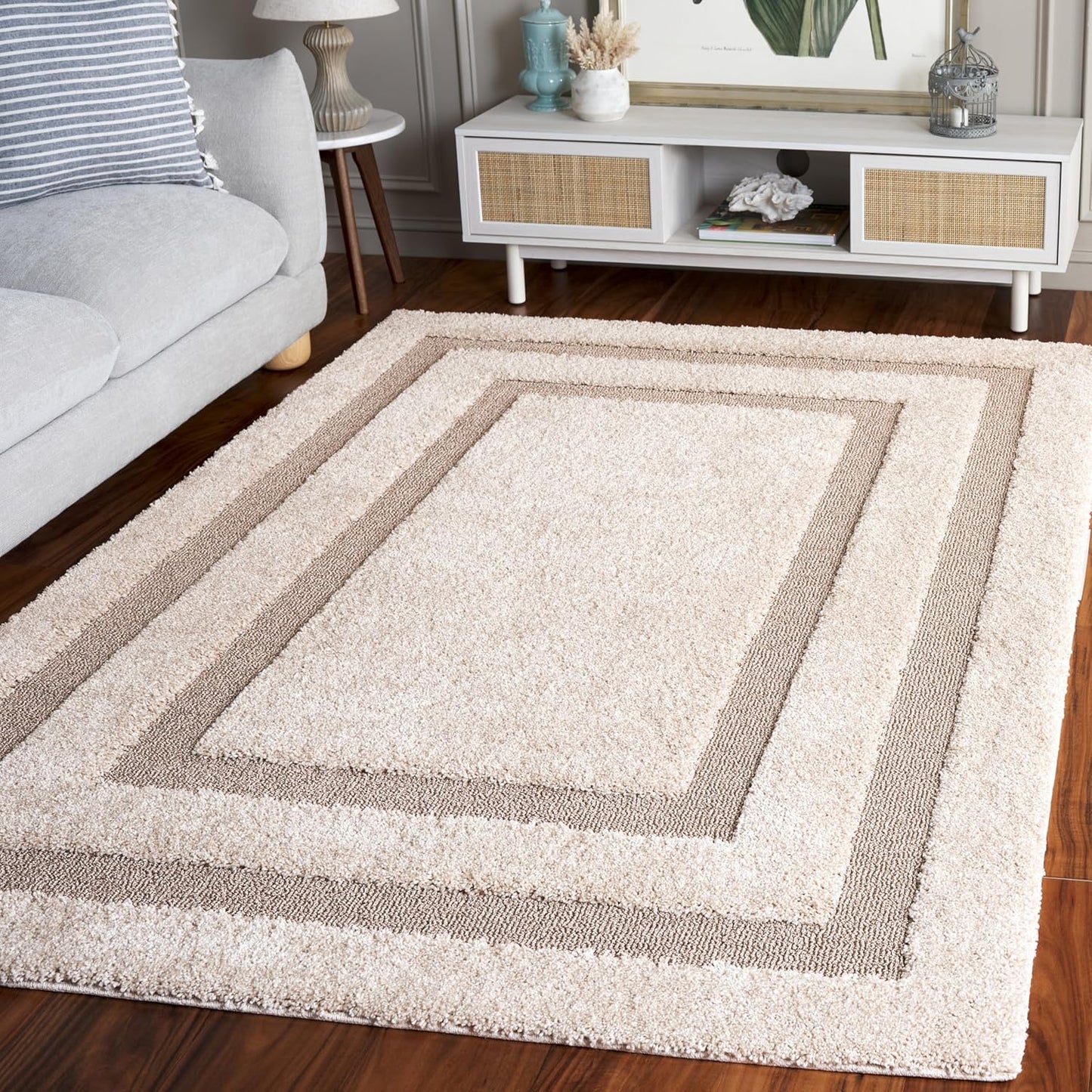 SAFAVIEH Florida Shag Collection Area Rug - 6'7" Round, Creme & Creme, Border Design, Non-Shedding & Easy Care, 1.2-inch Thick Ideal for High Traffic Areas in Living Room, Bedroom (SG454-1111)